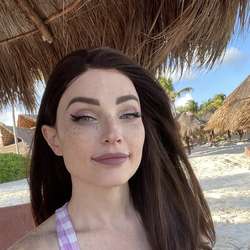 Alliets's Chat & Dating Profile