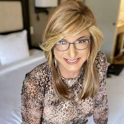 Amanda64's Chat & Dating Profile