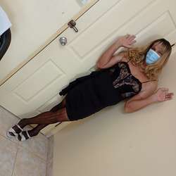Angela5's Chat & Dating Profile