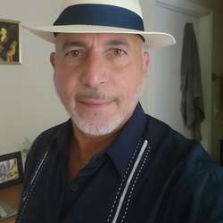 Angelo's Chat & Dating Profile