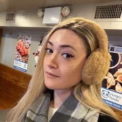 Ann00022's Chat & Dating Profile