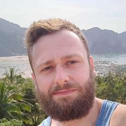 Ash122212's Chat & Dating Profile