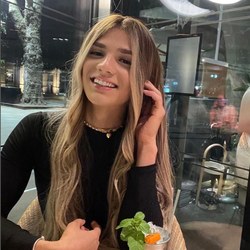 AshleyUK's Chat & Dating Profile