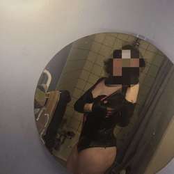 AubreyUK's Chat & Dating Profile
