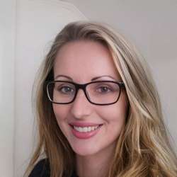 BettinaHUN's Chat & Dating Profile