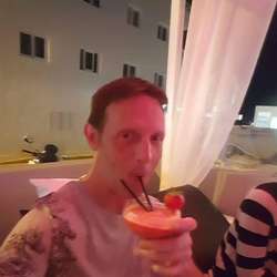 BlueEyedGuy's Chat & Dating Profile