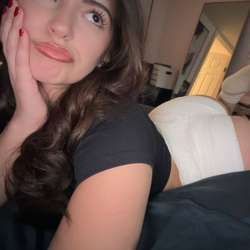 DahliaKelly40's Chat & Dating Profile