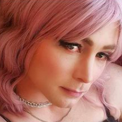 Daphne's Chat & Dating Profile