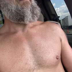 Dleepow's Chat & Dating Profile
