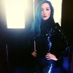 Domina101's Chat & Dating Profile