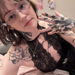 Helenbk11's Chat & Dating Profile