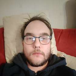 Hornyslut93's Chat & Dating Profile