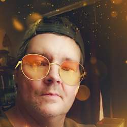 IlliniTweek's Chat & Dating Profile