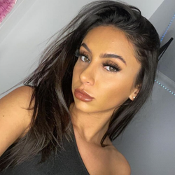 Jade's Chat & Dating Profile