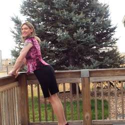JaniceQ's Chat & Dating Profile