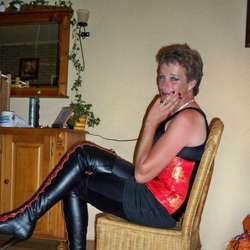 Jo54's Chat & Dating Profile