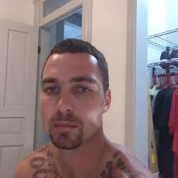 Johnnybb10's Chat & Dating Profile