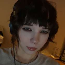 Juliette1997's Chat & Dating Profile