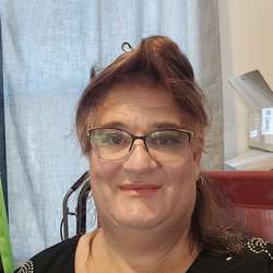 JustBree's Chat & Dating Profile