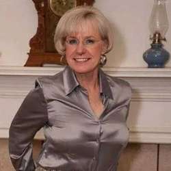 Kerri's Chat & Dating Profile