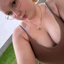 Khloephil840's Chat & Dating Profile