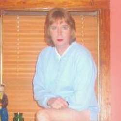 LeahW's Chat & Dating Profile