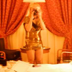 Leny's Chat & Dating Profile