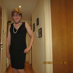 Lindaderry's Chat & Dating Profile