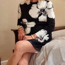 LizSmith's Chat & Dating Profile