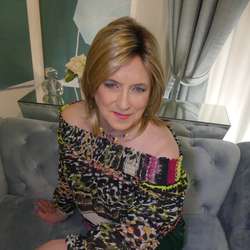 LucyClarke's Chat & Dating Profile