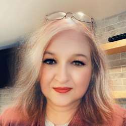LucyxLuv's Chat & Dating Profile