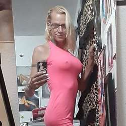 MichelleSheer's Chat & Dating Profile