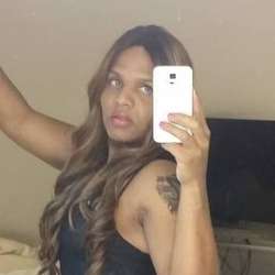 Monicama's Chat & Dating Profile