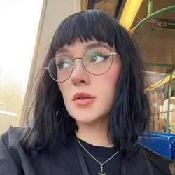 Pierbii's Chat & Dating Profile
