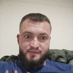 Razzz7777's Chat & Dating Profile