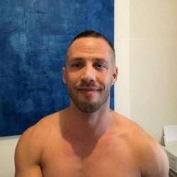 Richard's Chat & Dating Profile