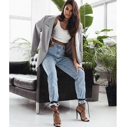 Roxanne's Chat & Dating Profile