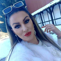 Saffron's Chat & Dating Profile