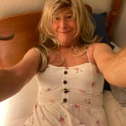 SallyH's Chat & Dating Profile