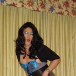 SerinaLopez's Chat & Dating Profile