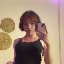 Sophia009's Chat & Dating Profile