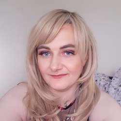 SophieTheBoss's Chat & Dating Profile