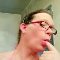 Srelana's Chat & Dating Profile