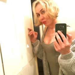 Steph's Chat & Dating Profile