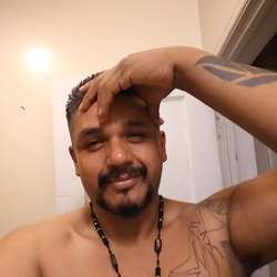 Teyo323's Chat & Dating Profile
