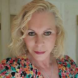 Tiffany1969's Chat & Dating Profile