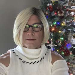 TinaWilde's Chat & Dating Profile