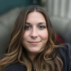 TinyTinaAndrews's Chat & Dating Profile
