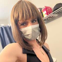 Translookjng's Chat & Dating Profile