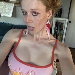 Tsabby's Chat & Dating Profile